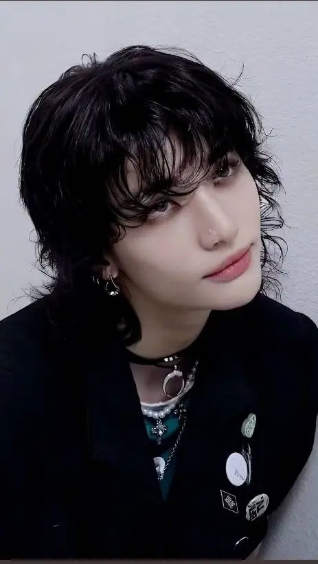 ai character: HYUNJIN... background