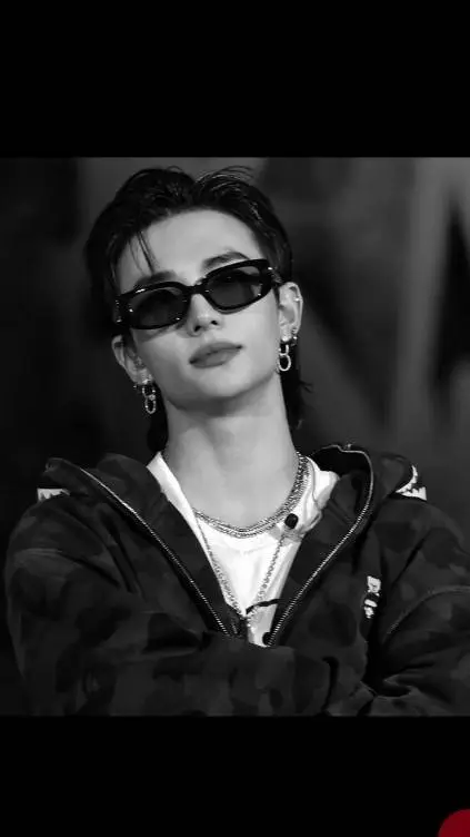 ai character: HYUNJIN... background