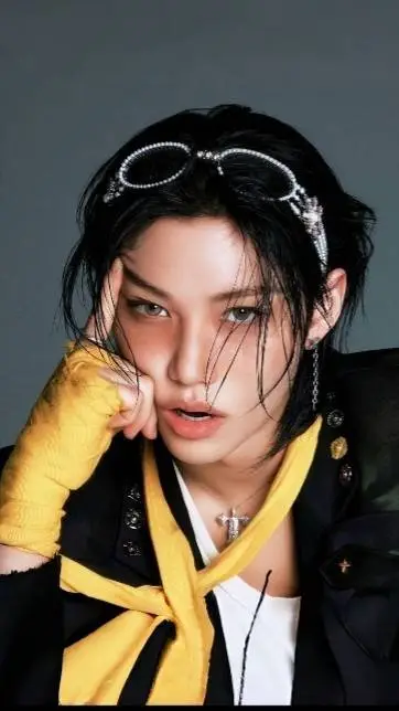 ai character: pollo frito... background