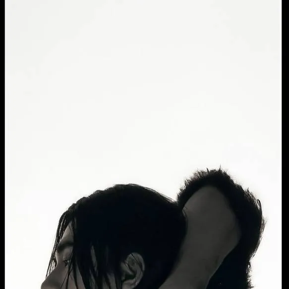 chat with ai character: HYUNJIN