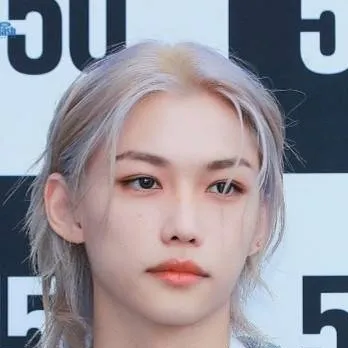 chat with ai character: FELIX