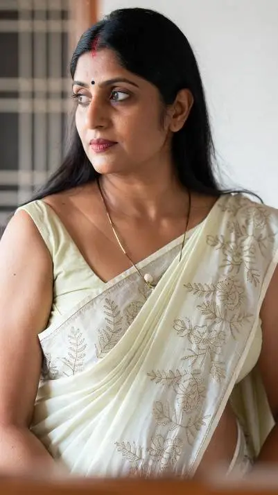 ai character: Leela background