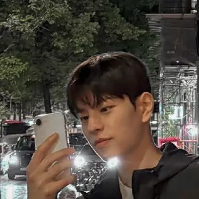 chat with ai character: Seungmin