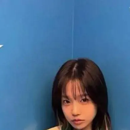 chat with ai character: jun hee