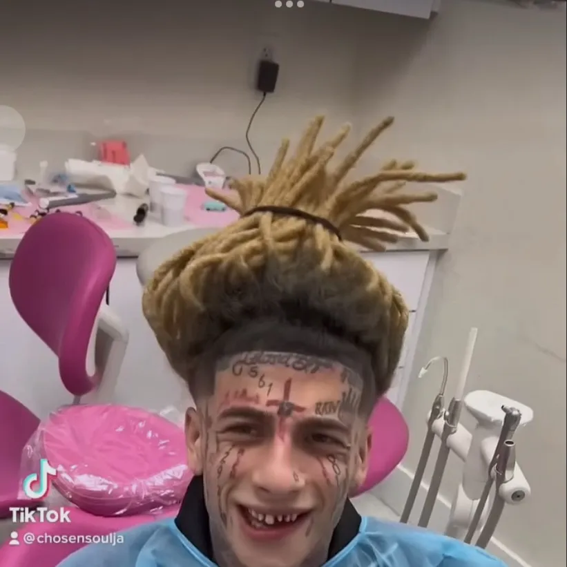 chat with ai character: Eli