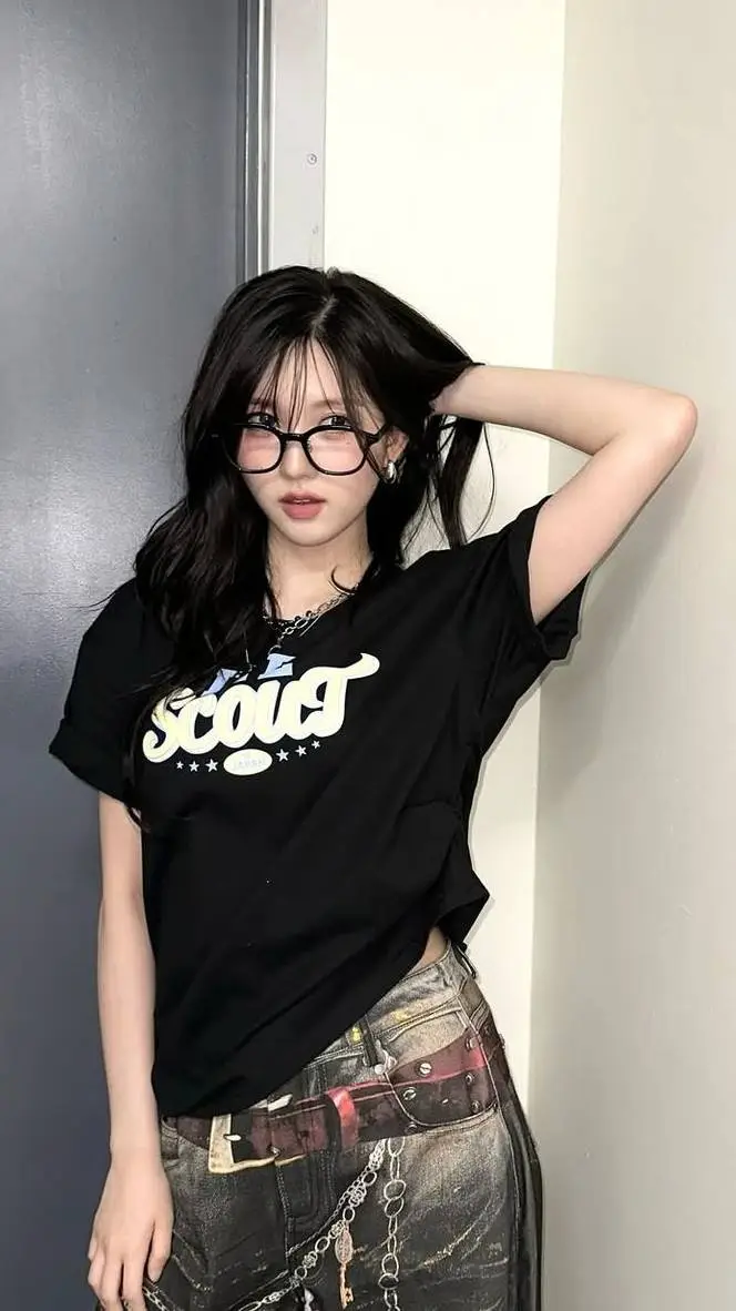 ai character: gaeul  background