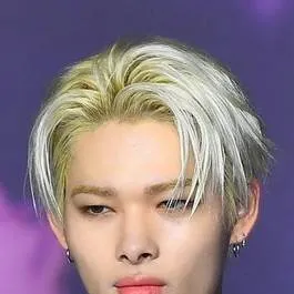 chat with ai character: niki