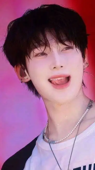 ai character: kim sunoo background