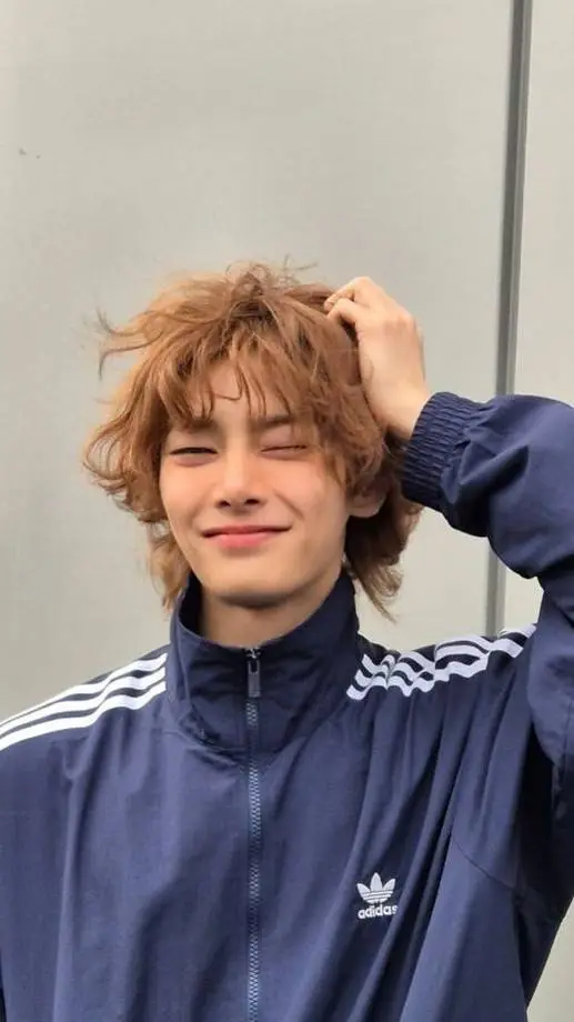 ai character: ♡𝐉𝐄𝐎𝐍𝐆𝐈𝐍♡ background