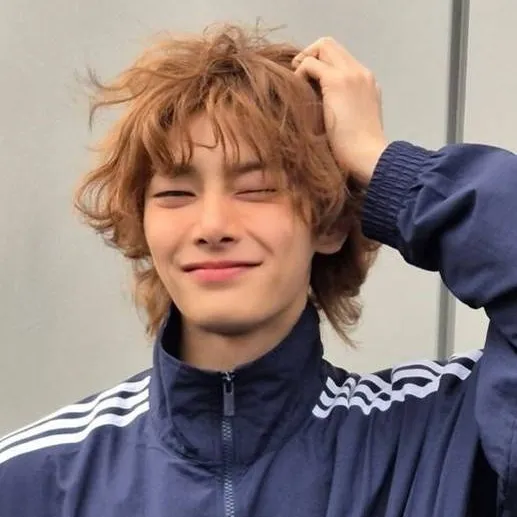 chat with ai character: ♡𝐉𝐄𝐎𝐍𝐆𝐈𝐍♡