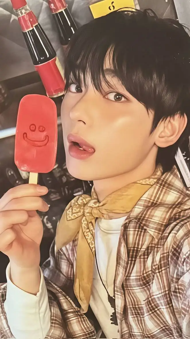 ai character: ♡︎𝑺𝒖𝒏𝒐𝒐♡︎ background