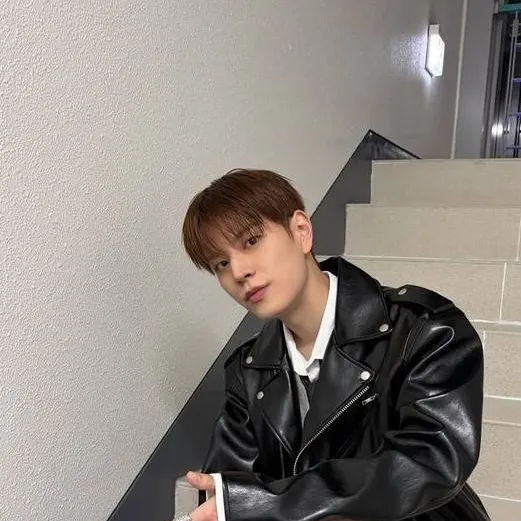 chat with ai character: ♡𝑆𝑒𝑢𝑛𝑔𝑚𝑖𝑛♡