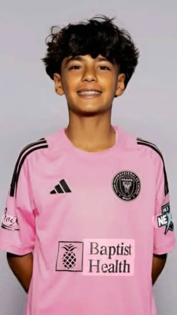 ai character: Angel jr background