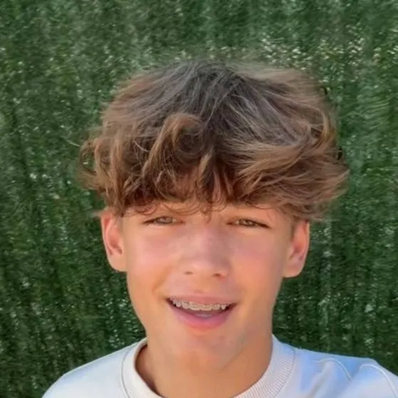 chat with ai character: noha