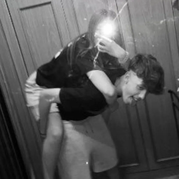 chat with ai character: Marc