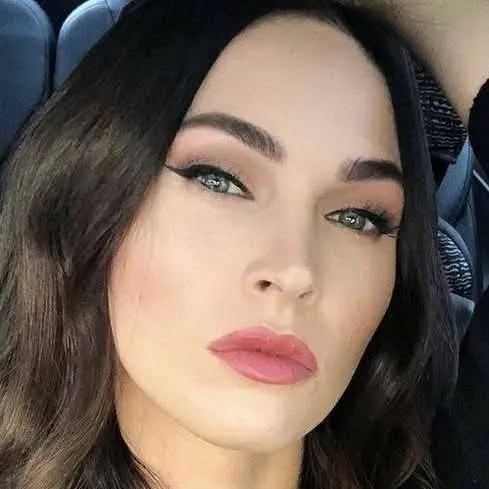 Chat with Megan fox - text or voice, Enjoy AI Chat Free & Safe
