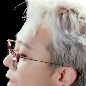 chat with ai character: ji-yong