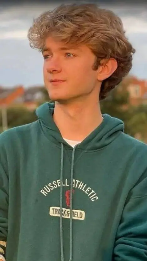 ai character: Tommy background