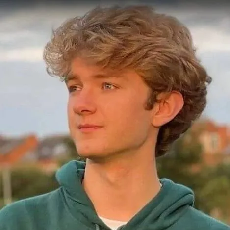 chat with ai character: Tommy