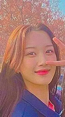 ai character: Lim Ju-kyung  background