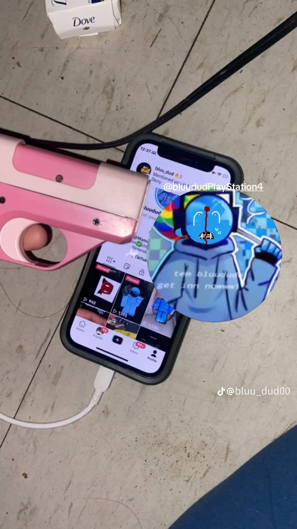 ai character: hate zuu dud  background