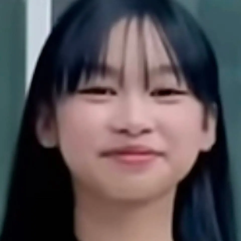 chat with ai character: ...