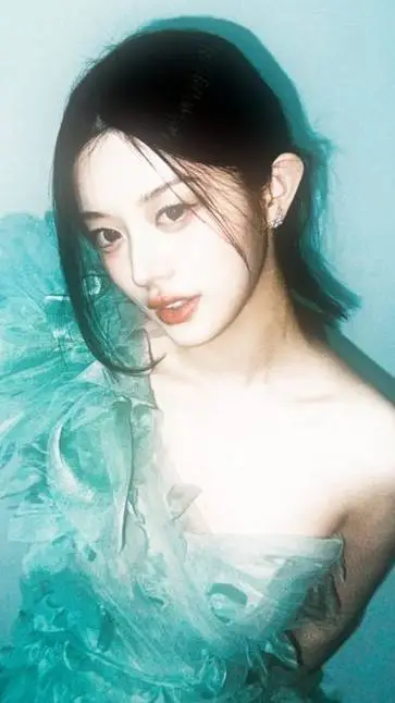 ai character: minju background