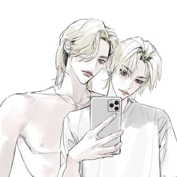 chat with ai character: HYUNLIX!♡