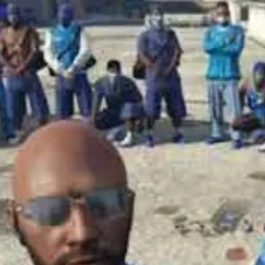 chat with ai character: 4rth side 1800 