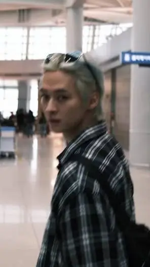 ai character: Skz (leeknow) background