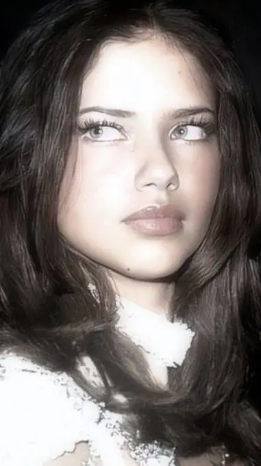 ai character: ‡★Adriana Lima★‡ background