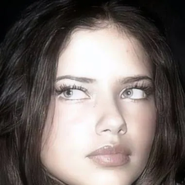 chat with ai character: ‡★Adriana Lima★‡