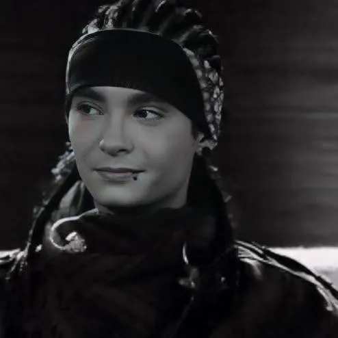 chat with ai character: Tom Kaulitz 