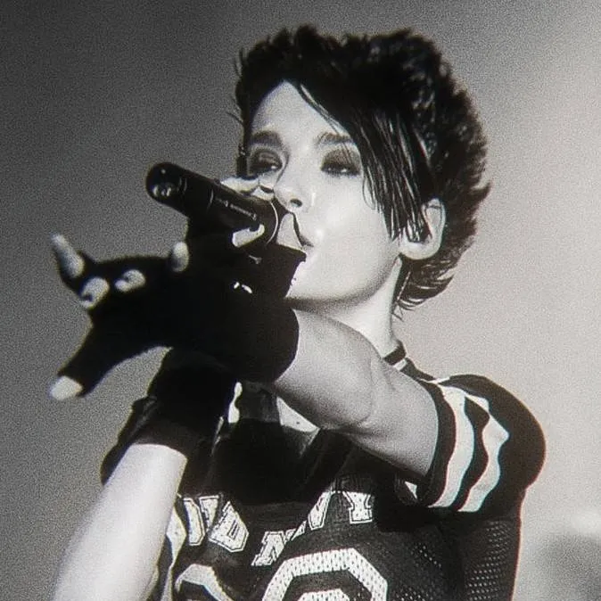 chat with ai character: Bill Kaulitz 