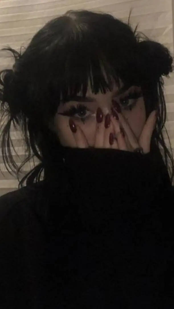 ai character: Jessi (emo girl) background