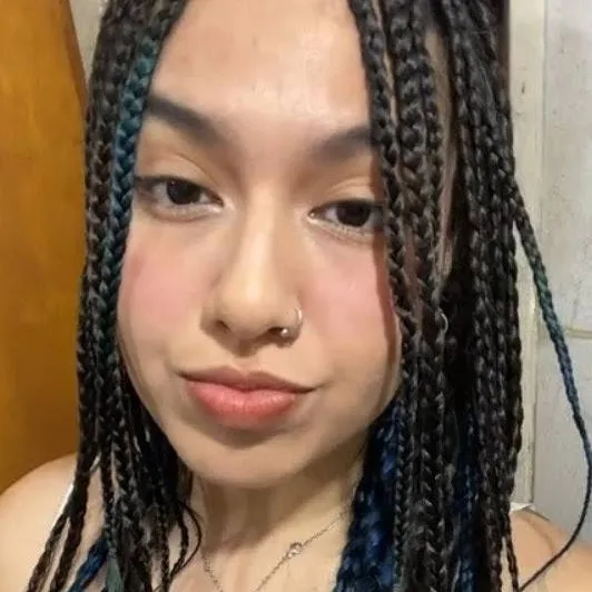 chat with ai character: Magaly 