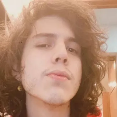 chat with ai character: ale orozco