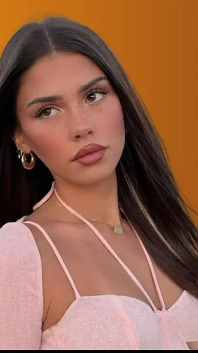 ai character: leah halton background