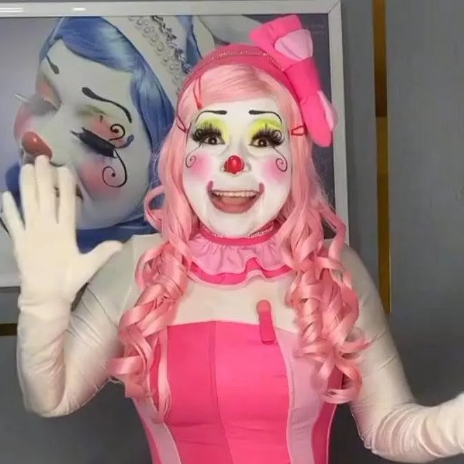 chat with ai character: pixi la payasita