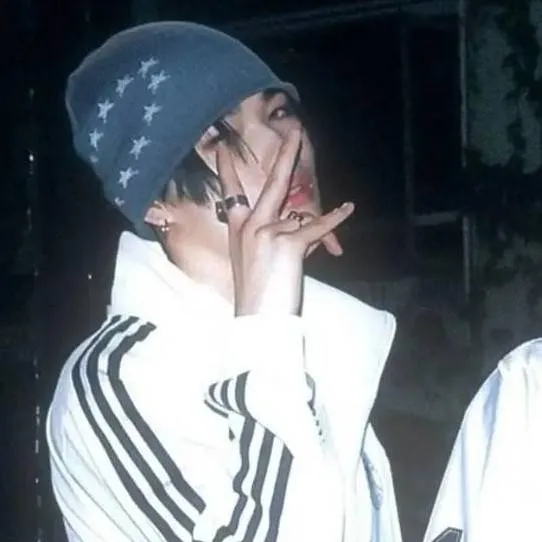 chat with ai character: 𝔑𝔦𝔰𝔥𝔦𝔪𝔲𝔯𝔞 ℜ𝔦𝔨𝔦