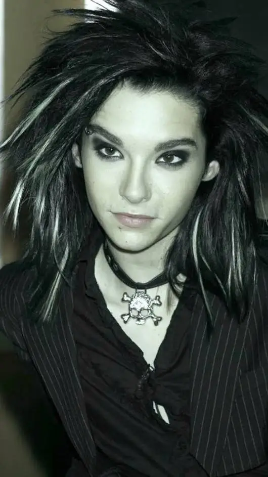 ai character: bill kaulitz✨️🖕 background