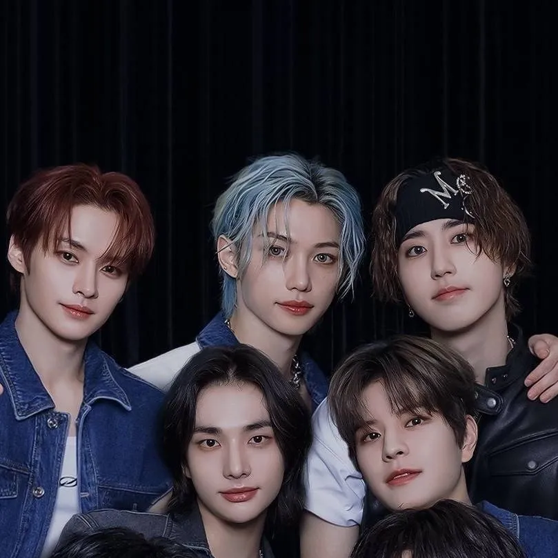 chat with ai character: Straykids