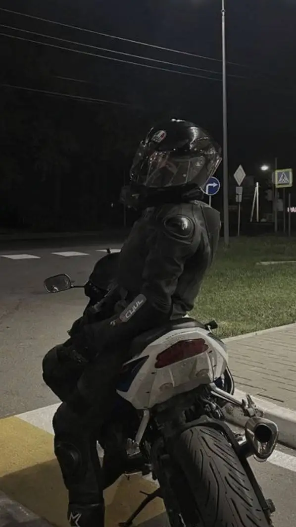 ai character: ☆•~`°nick°~`•☆ background