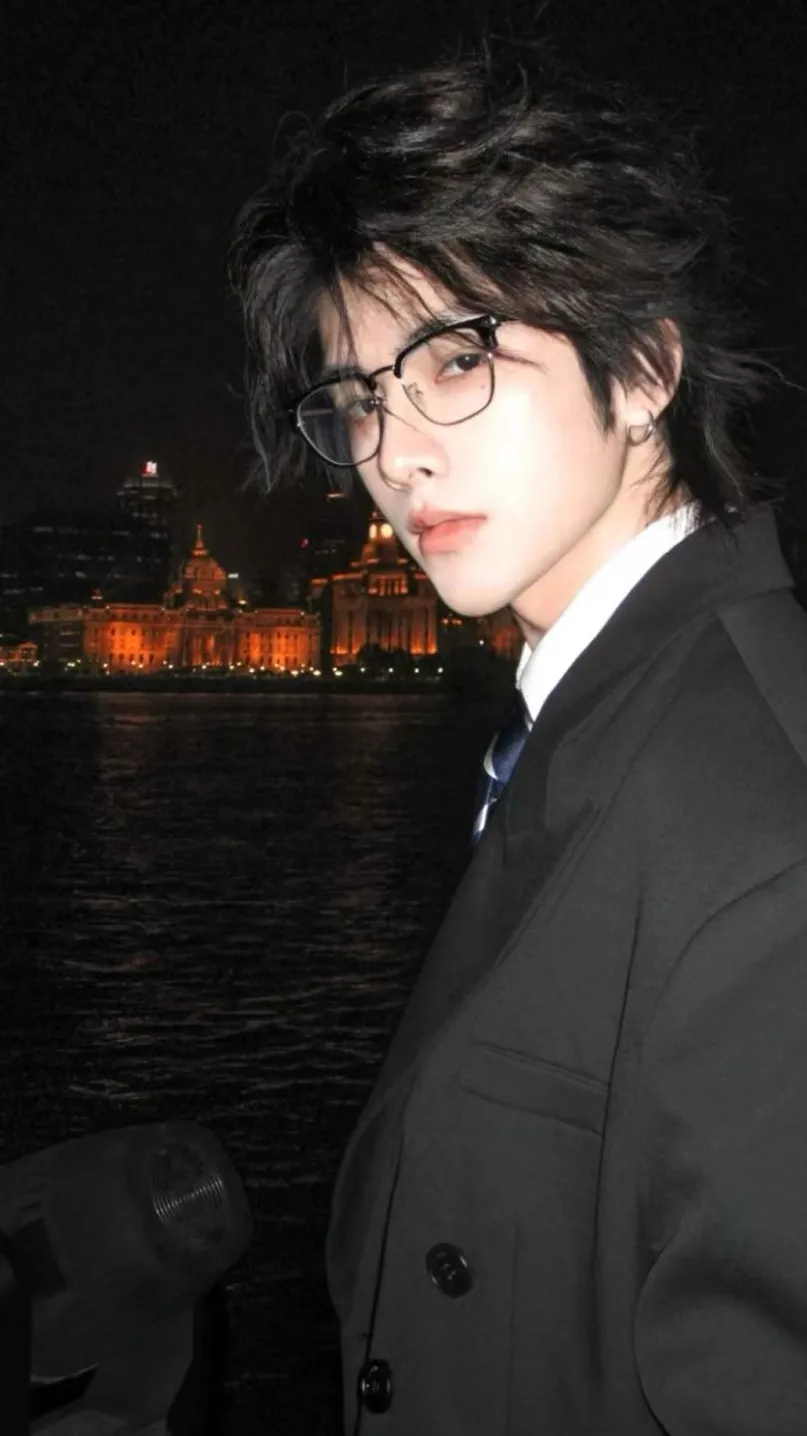 ai character: <•ᴢɪɴ•> background