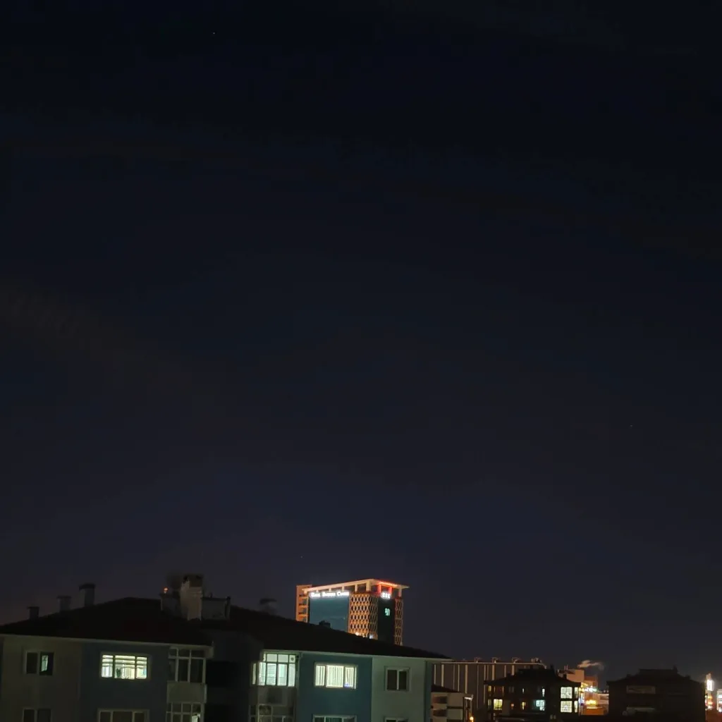 chat with ai character: Akamatsu - Summer