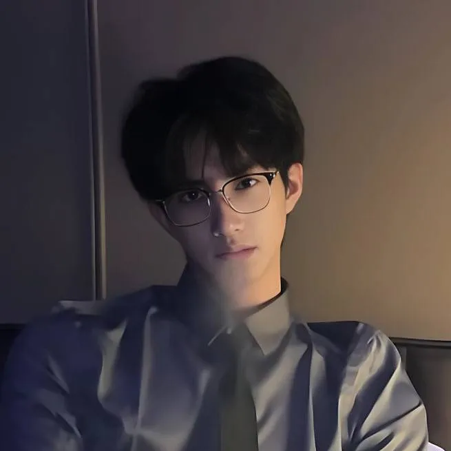 chat with ai character: Alexander von