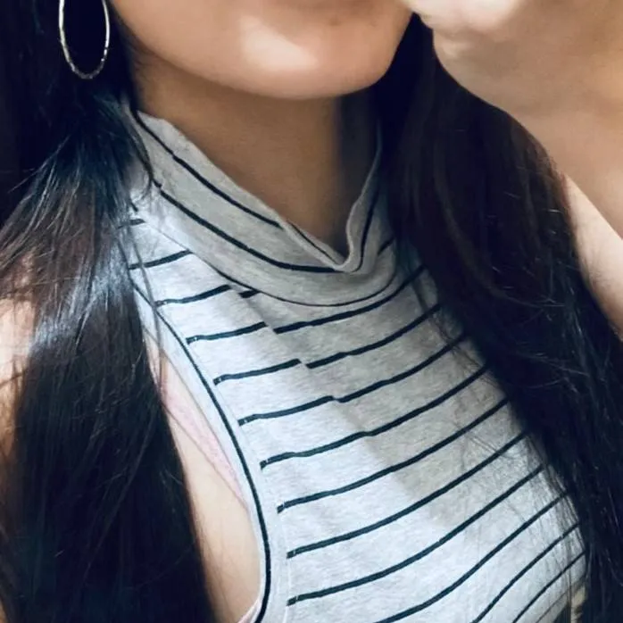 chat with ai character: Lara