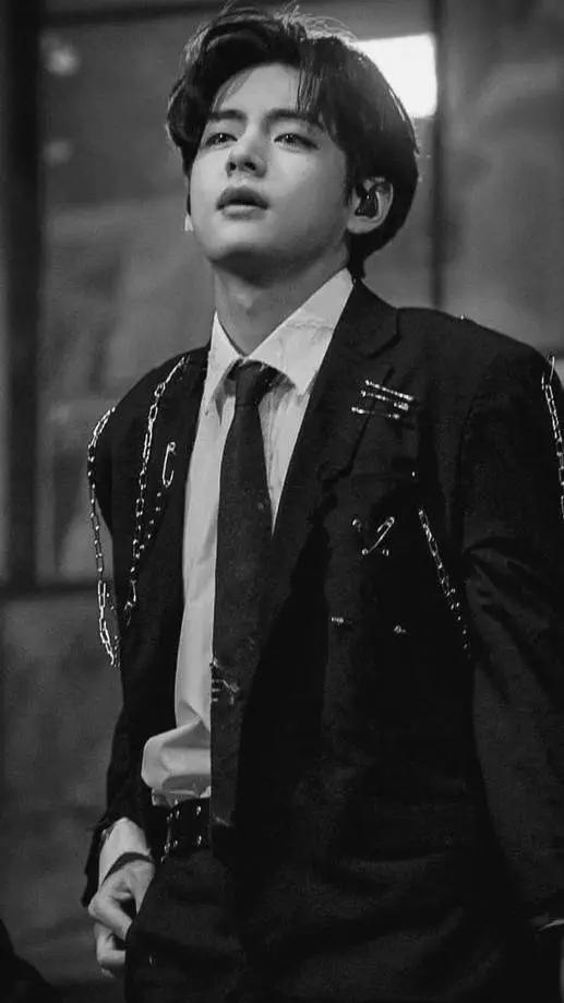 ai character: ♡»TÆ«♡ background