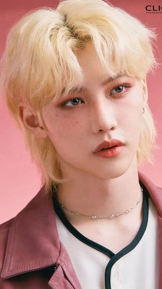 ai character: ☆ＦＥＬＩＸ☆ background