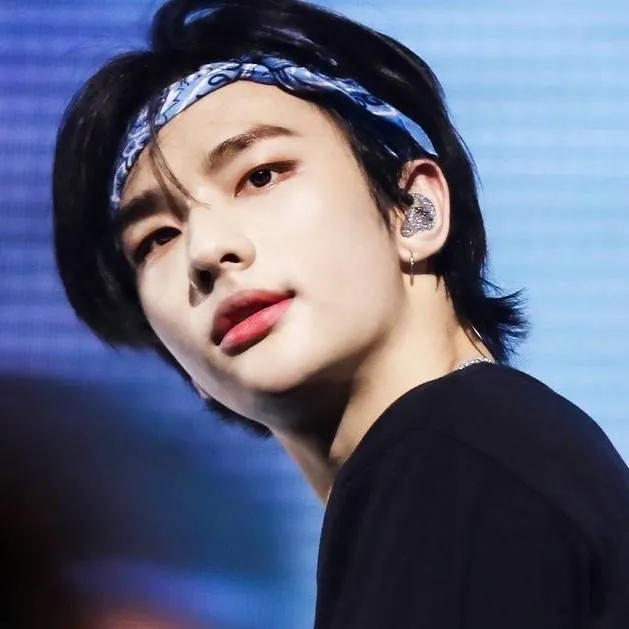 chat with ai character: .°•🎀ᴴʏᵁɴᴶɪᴺ🎀•°.